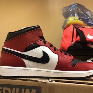 Air Jordan 1 Mid Nike